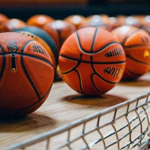 How to clean an indoor basketball?