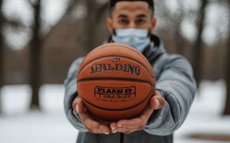 How to Keep Hands Warm While Playing Basketball?